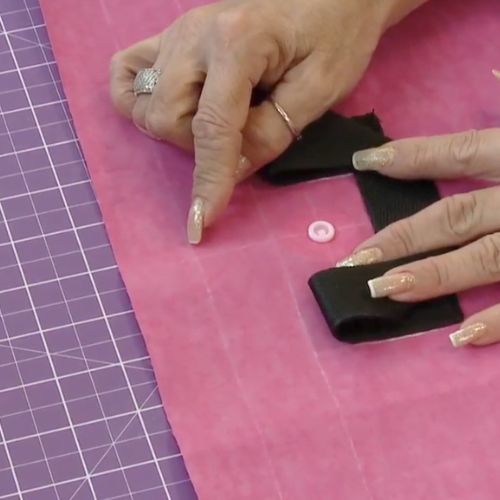 Mochila versátil com náilon amassado ()