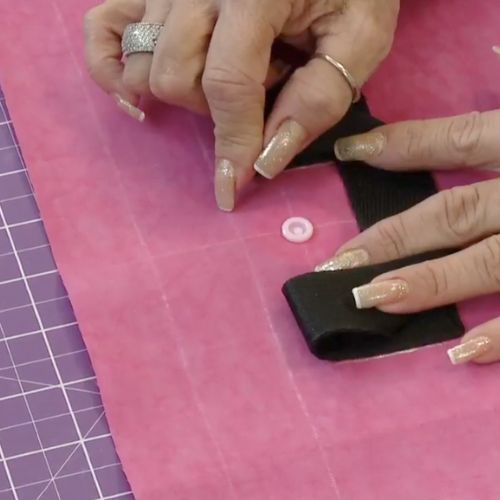 Mochila versátil com náilon amassado ()