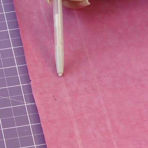 Mochila versátil com náilon amassado ()