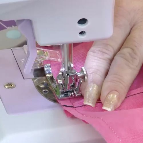 Mochila versátil com náilon amassado ()