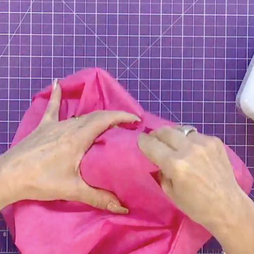 Mochila versátil com náilon amassado ()