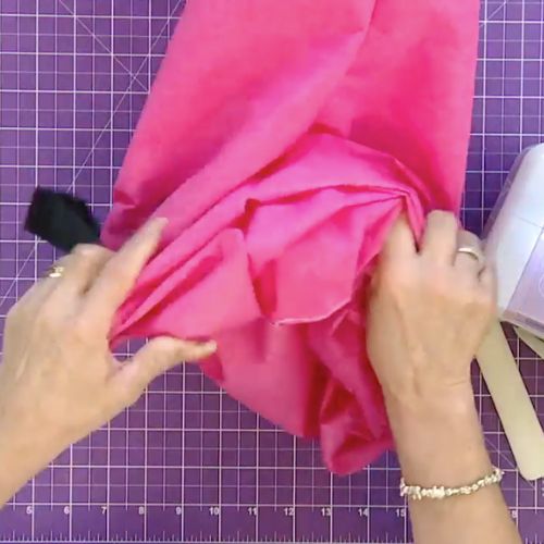 Mochila versátil com náilon amassado ()