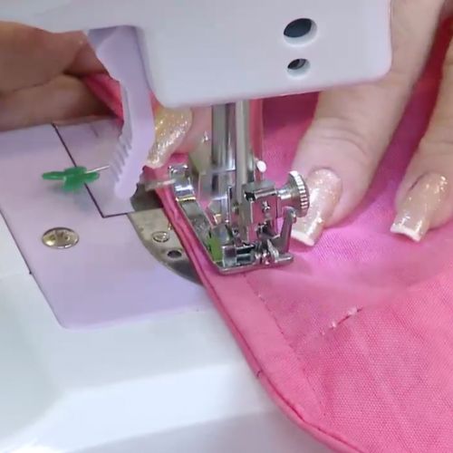 Mochila versátil com náilon amassado ()