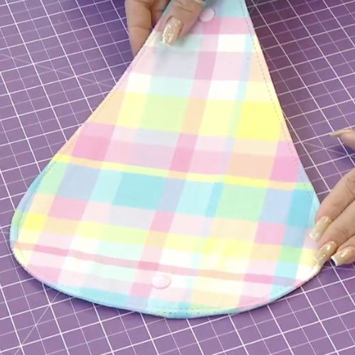 Mochila versátil com náilon amassado ()