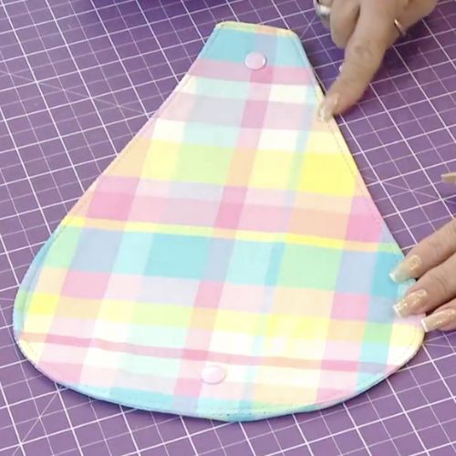 Mochila versátil com náilon amassado ()