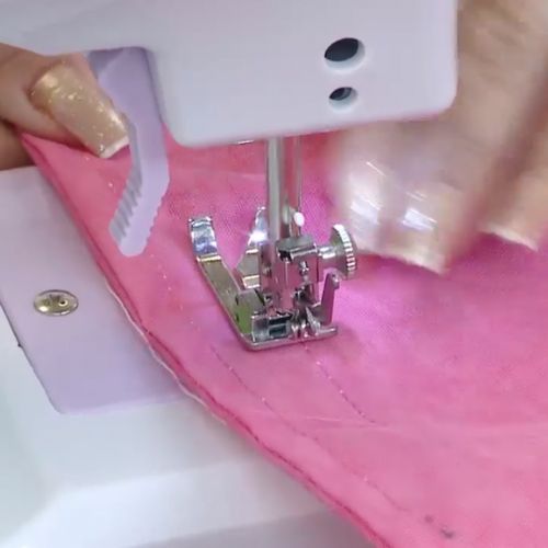 Mochila versátil com náilon amassado ()