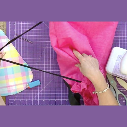 Mochila versátil com náilon amassado ()