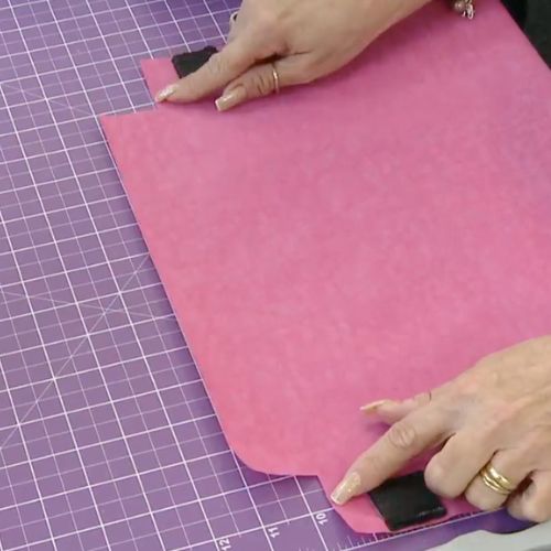 Mochila versátil com náilon amassado ()