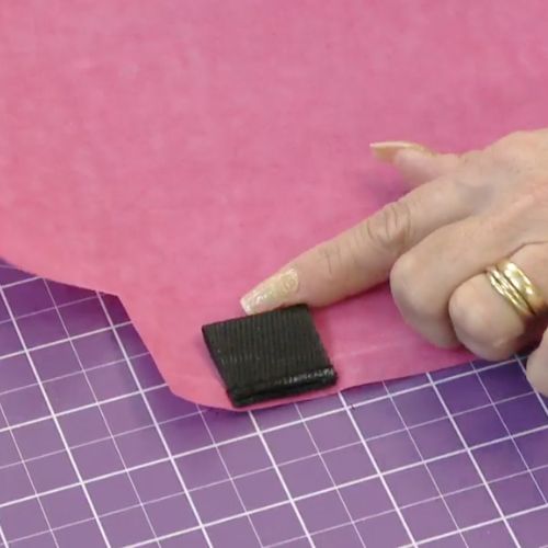 Mochila versátil com náilon amassado ()